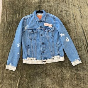 NWT Levi’s stonewashed and bleached trucker jacket
